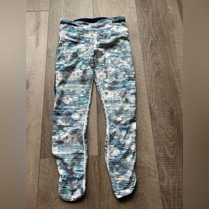 Lululemon Real Quick Tight in Blurry Belle Multi / Hero Blue Size 6